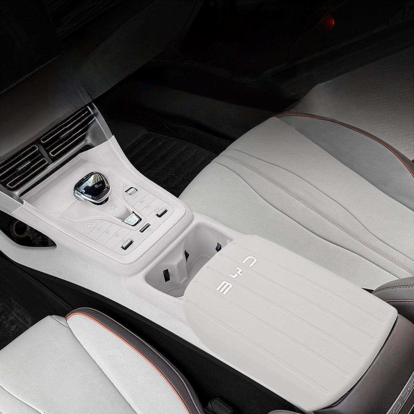BYD SONG PRO/Sealion 05 EV Wireless Charging Mat Water Cup Holder