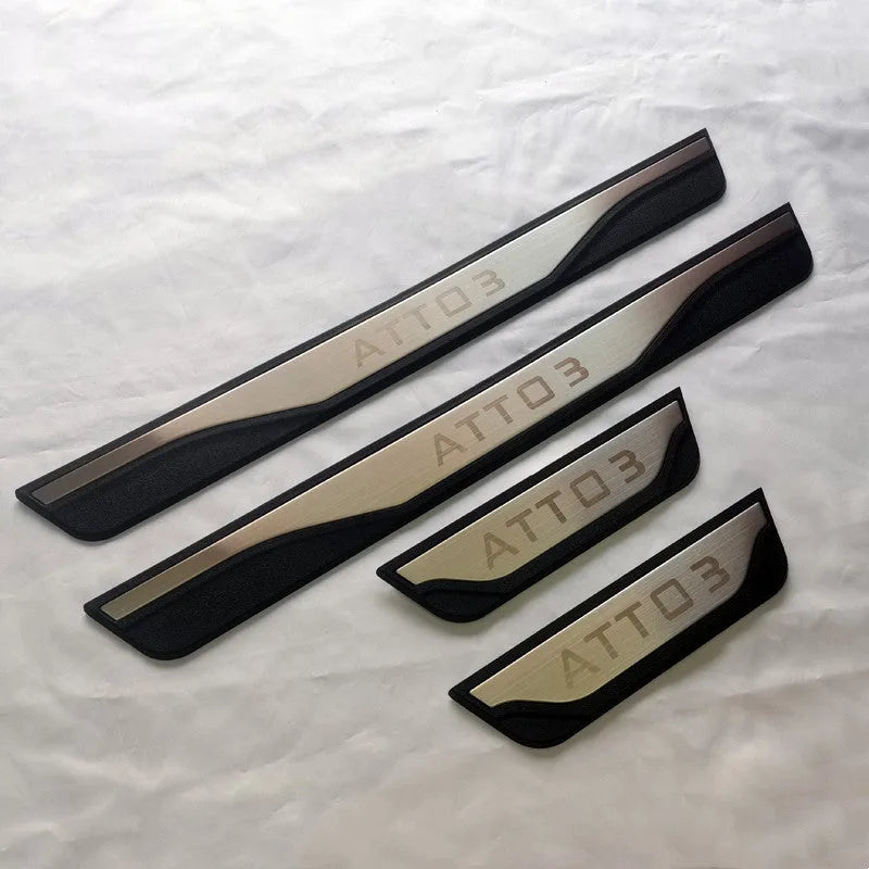 4 protectores de umbral de puerta de coche para BYD ATTO, 3 protectores de borde de puerta de coche con cinta de cuero de fibra. 