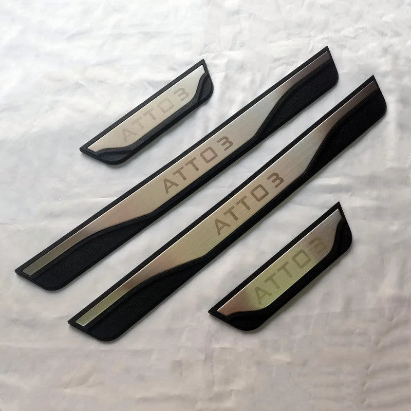 4 protectores de umbral de puerta de coche para BYD ATTO, 3 protectores de borde de puerta de coche con cinta de cuero de fibra. 